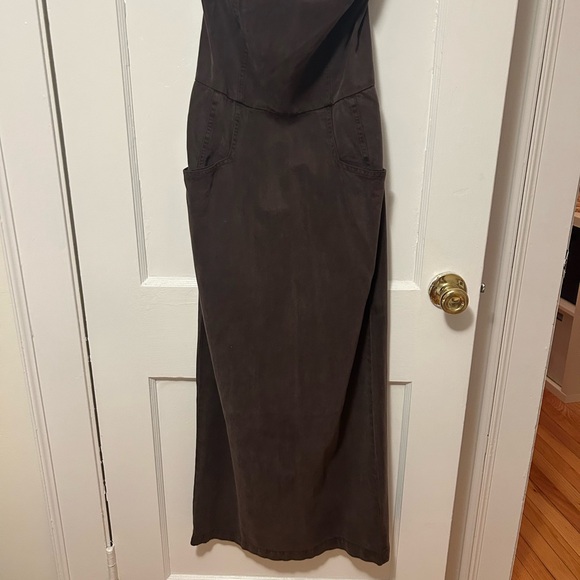 Chic Brown Midi Dress - Picture 1 of 3